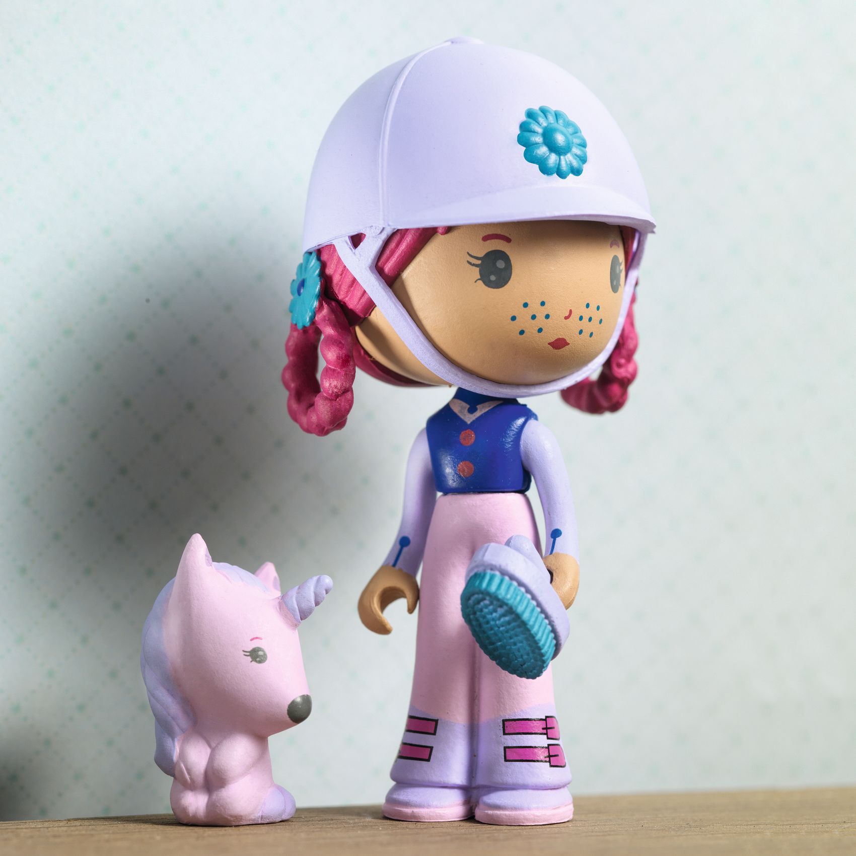 3070900069497-tinyly-figurine---joe--gala