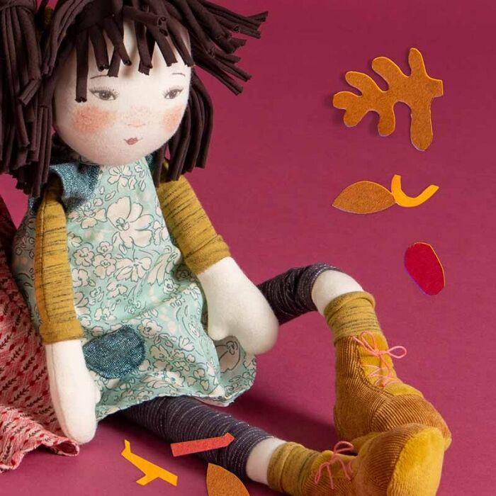 3575677105367-poupee-iris-les-rosalies--moulin-roty