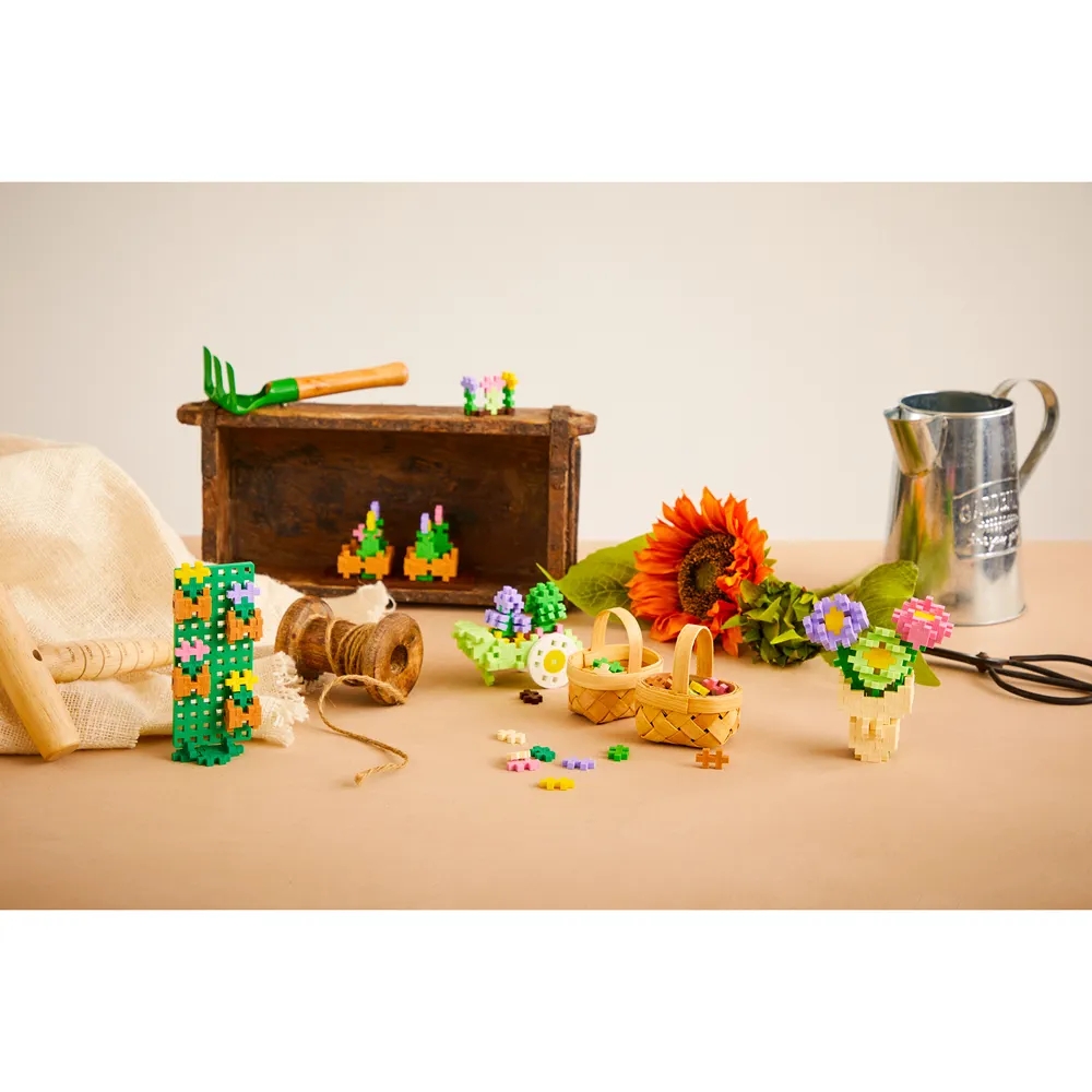 5710409110457-plus-plus---kit-decouverte-echoppe-aux-fleurs--600-pcs