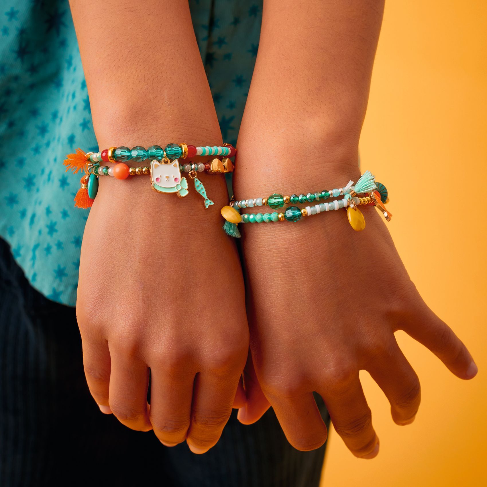 3070900057425-bracelet-amaya--bijou-enfant-djeco-plume--little-big-room