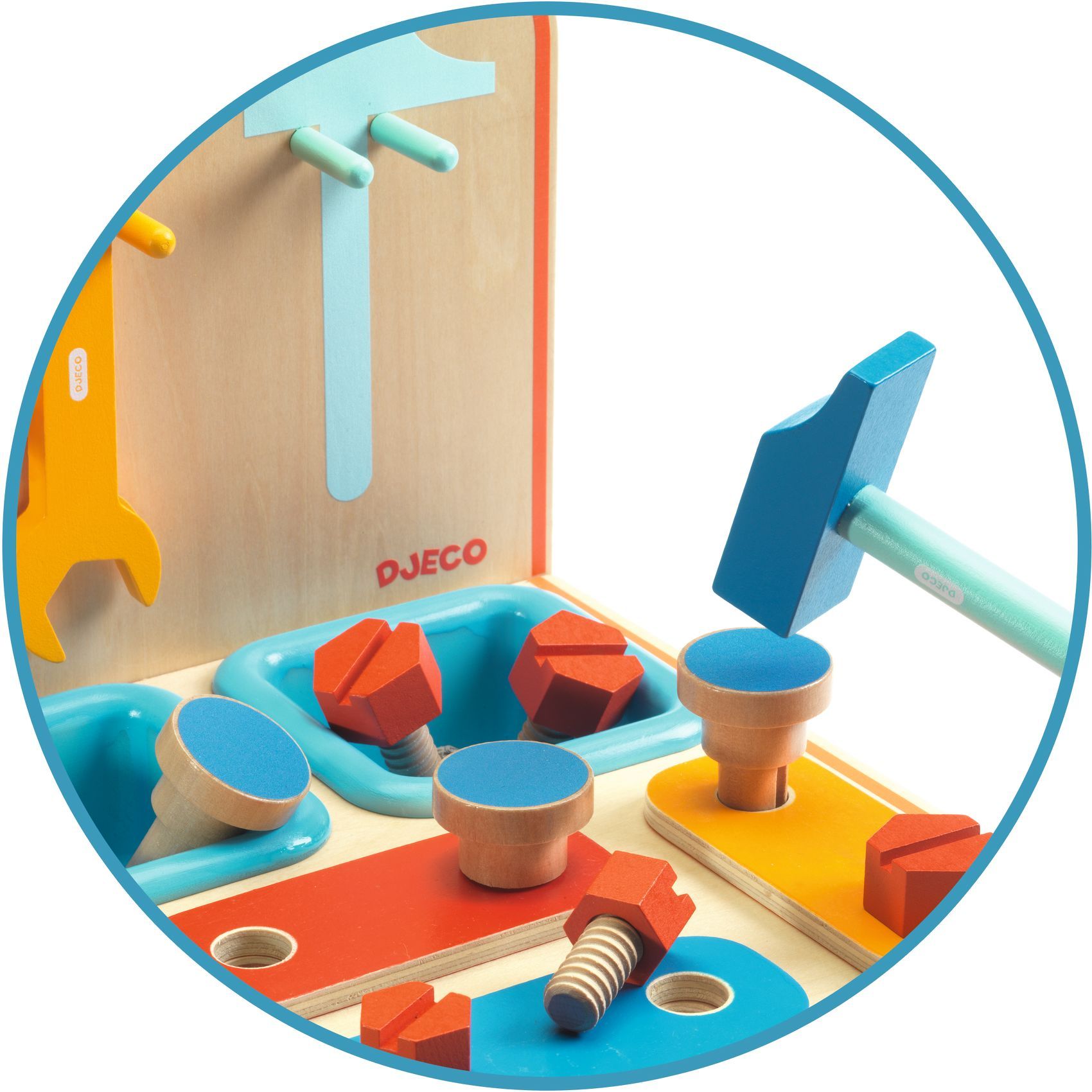 3070900055308-bricotoo-djeco--mini-etabli-en-bois-avec-outils-des-3-ans