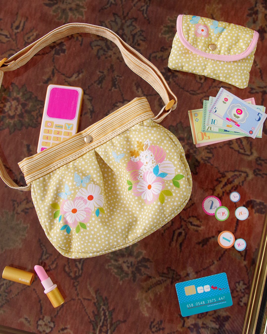 3070900055636-sac--accessoires--sac-a-main-dimitation-avec-accessoires-djeco-des-4-ans